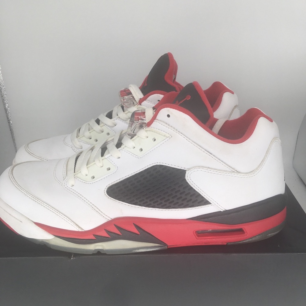 Air Jordan 5 Retro low fire red men’s sz 13